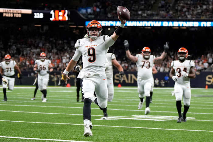 Cincinnati Bengals quarterback Joe Burrow (9) runs for a touchdown in the second quarter during an NFL Week 6 game against the New Orleans Saints, Sunday, Oct. 16, 2022, at Mercedes-Benz Superdome in New Orleans. Cincinnati Bengals At New Orleans Saints Oct 16 024